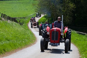 Record Turnout for Bluebell Run as Tractors Raise Cash for Cancer Research - 14.05.2018